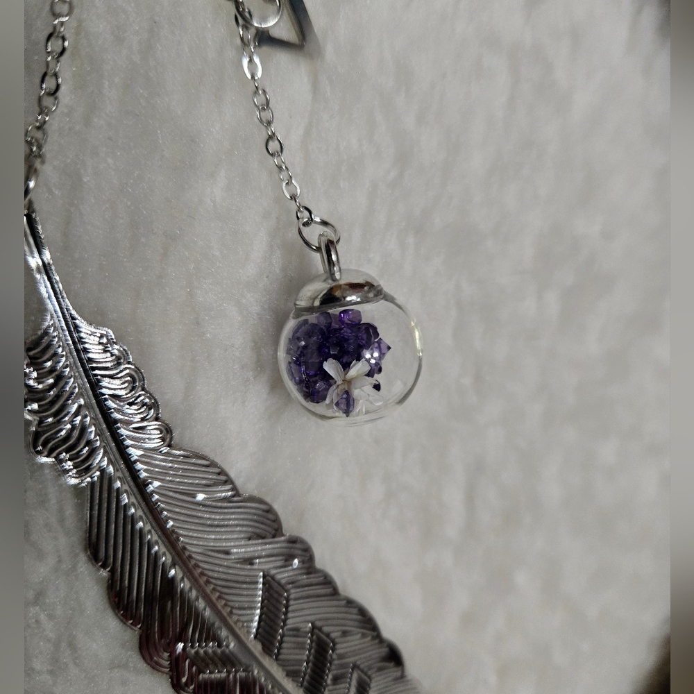 Feather Collection "V" Silver Floral Gift Handmade Bookmark NIB - Picture 3 of 8